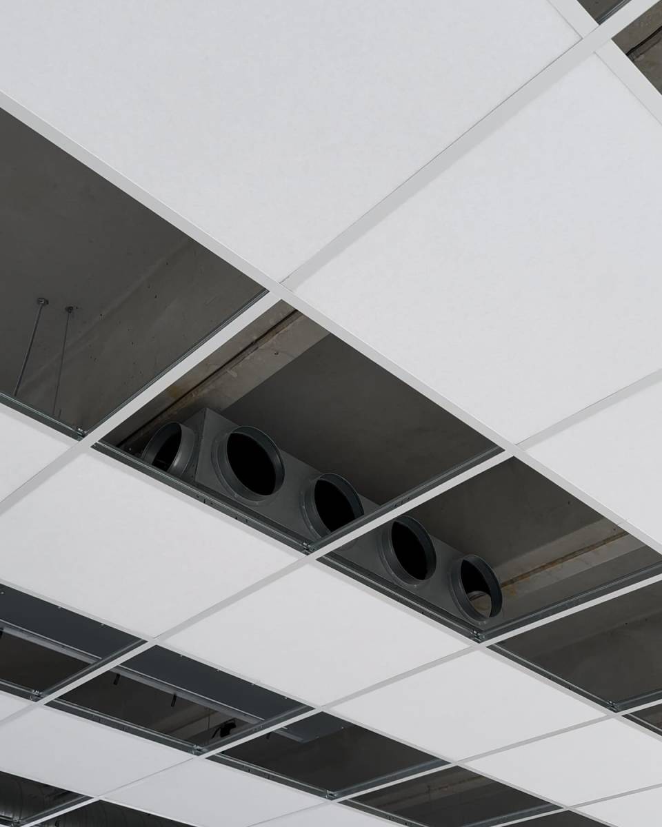 Chantier de climatisation d'un immeuble de bureaux à Mérignac