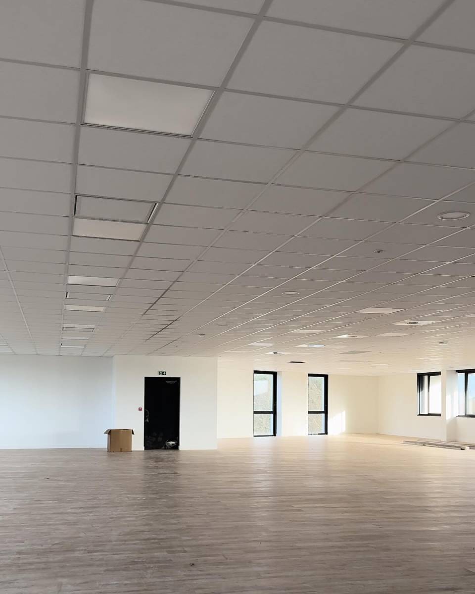 Pose du réseau VRV Daikin dans les bureaux neufs