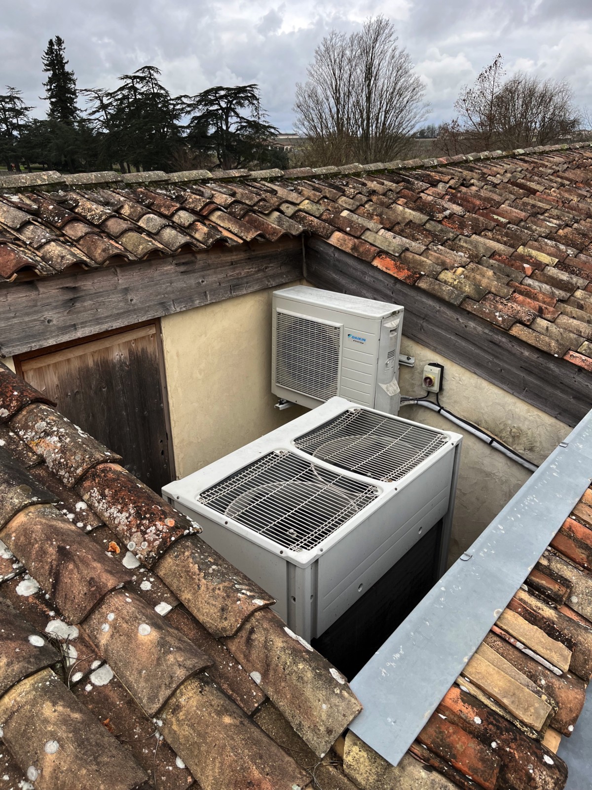 Groupes VRV Daikin de la climatisation à régulation AirZone du château Cheval Blanc à Saint-Émilion