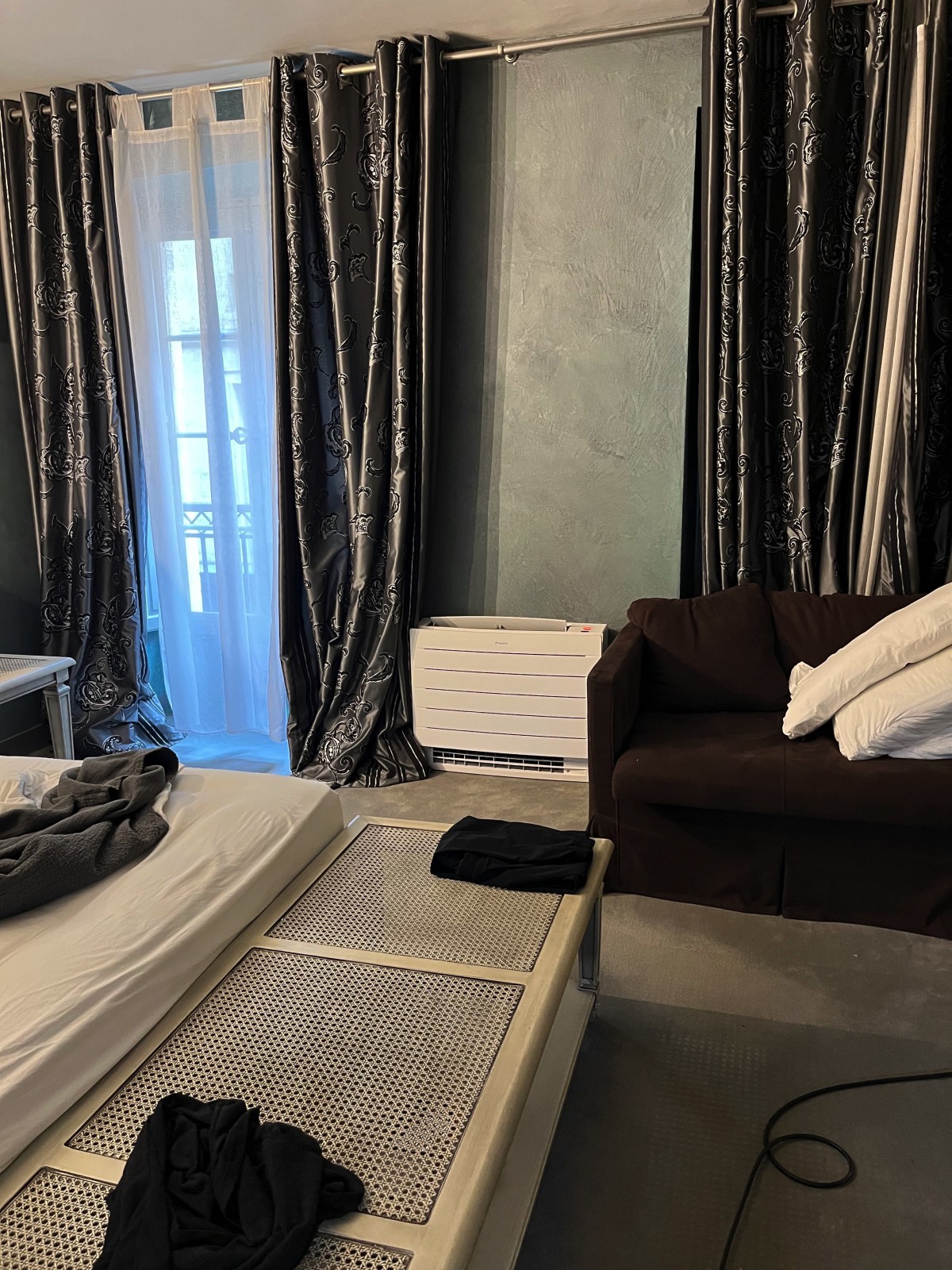 Console Daikin dans la suite parentale du loft