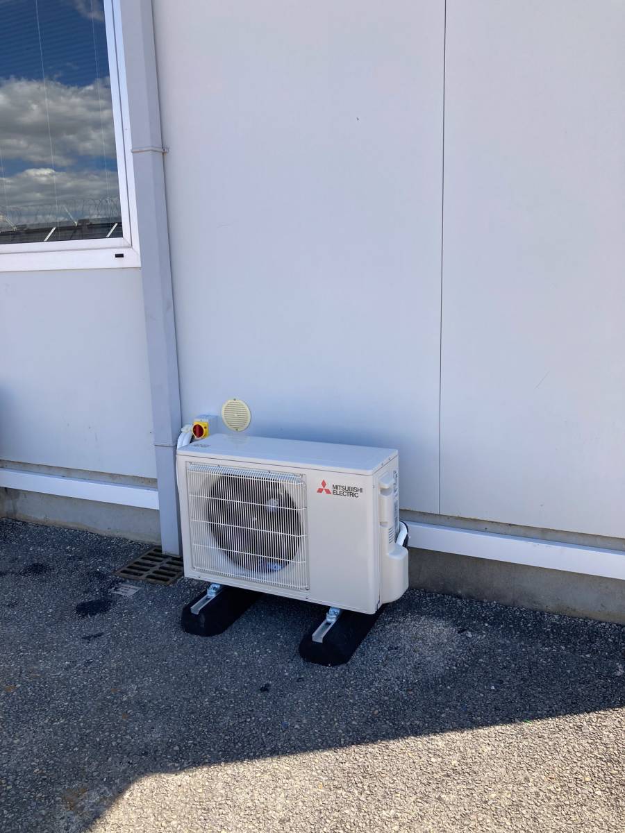 Groupe extérieur Mitsubishi Electric d'un monosplit