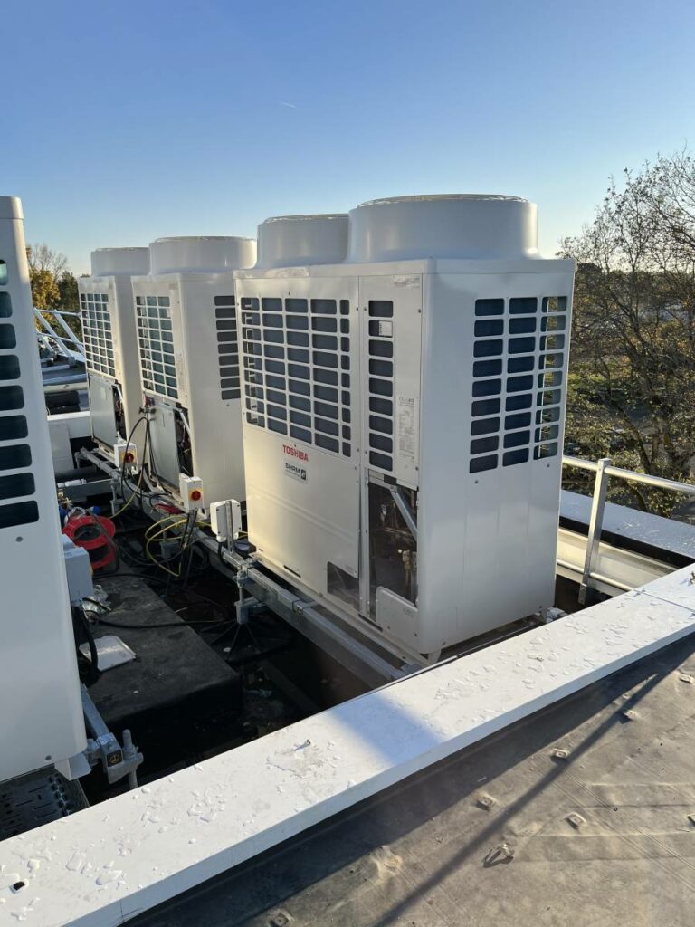 Mise en service du système VRV à récupération d'énergie des bureaux BNP Paribas à Mérignac