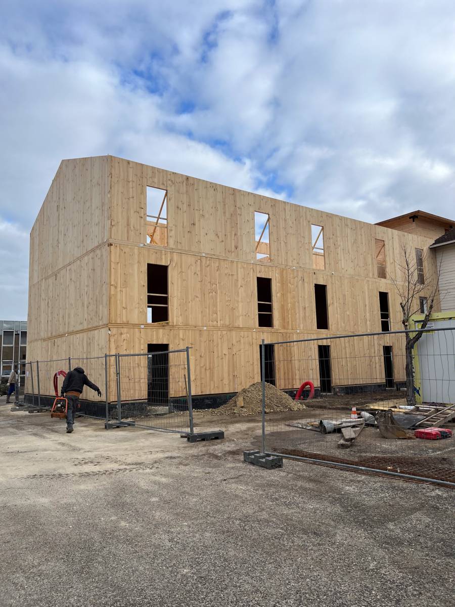 Extension de l'hôtel Wood Inn à Mérignac, à l'emplacement des anciens groupes de climatisation
