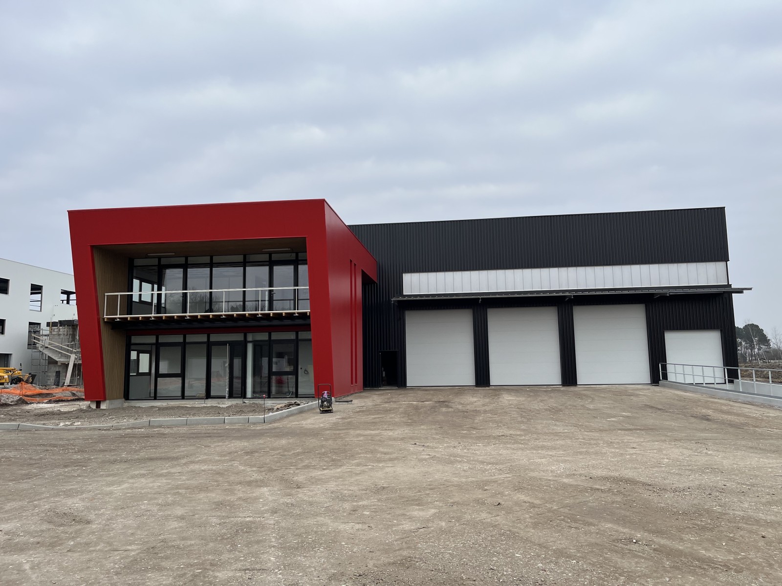 Façade des bureaux GDI à Mérignac équipés d'une climatisation VRV Atlantic